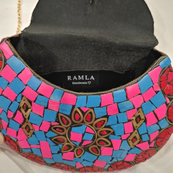 Ramla handmade pink, blue, red mosaic bag with detachable chain - Picture 4 of 17